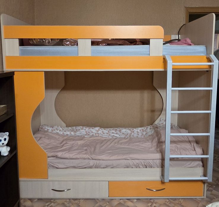 Двухярусная кровать