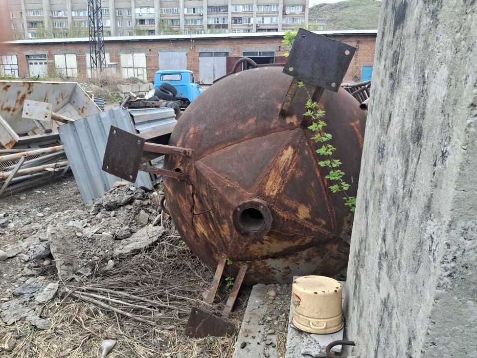 продам емкость металлическую