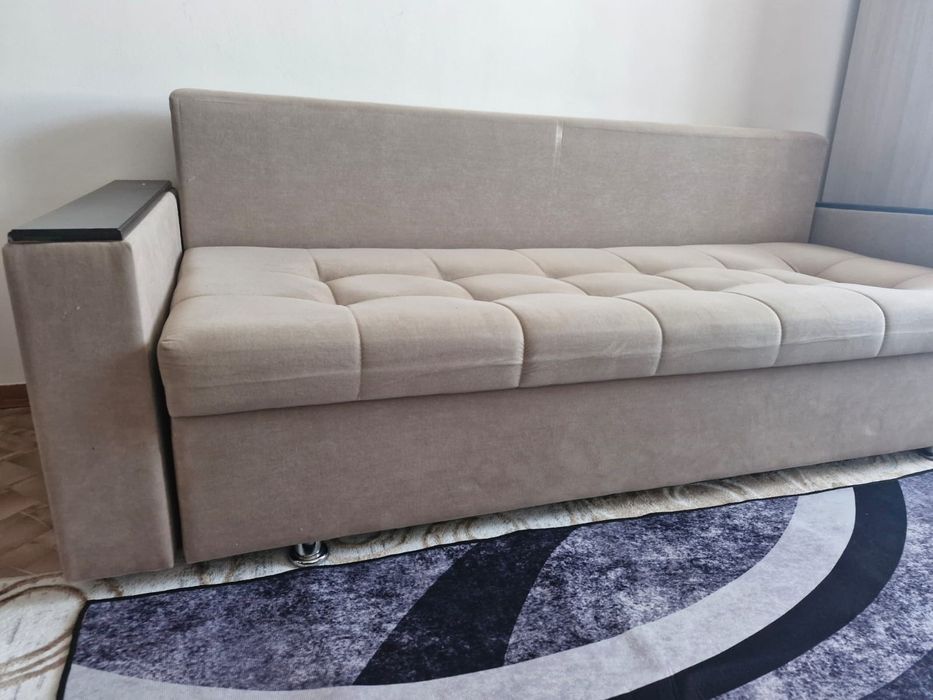 Срочно продам диван