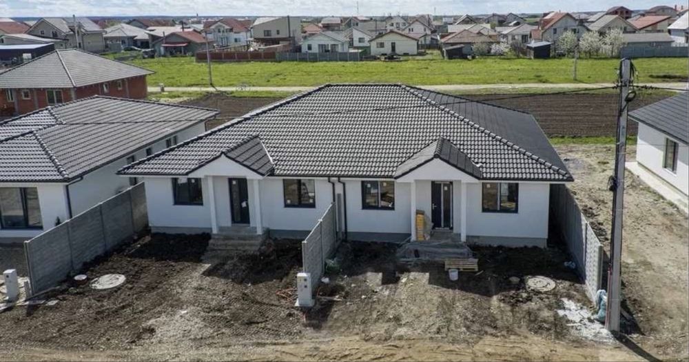 Producator case pe structura metalica la super pret