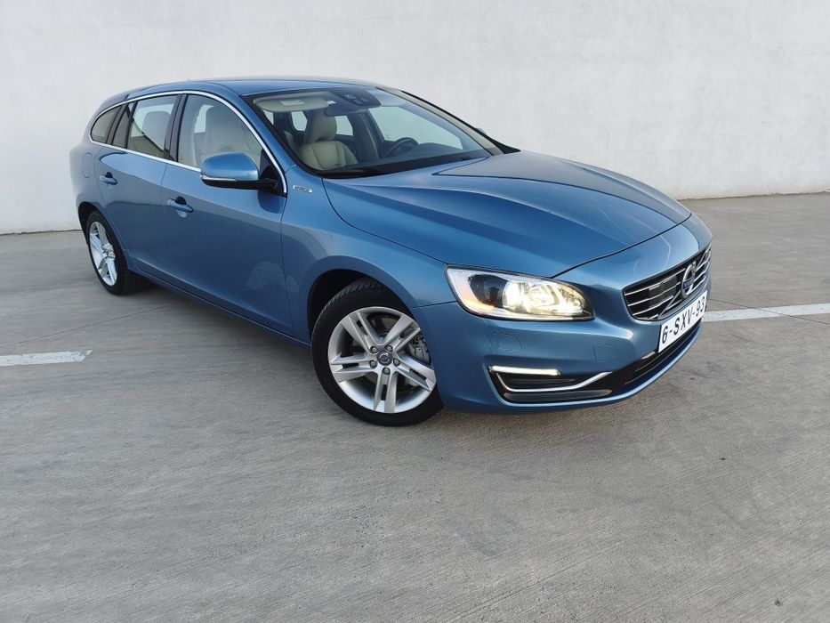 Volvo V60 Plug hybrid 2.4D6 AWD 283 cp AWD  //2014 EURO 5//Distronic//Piele//