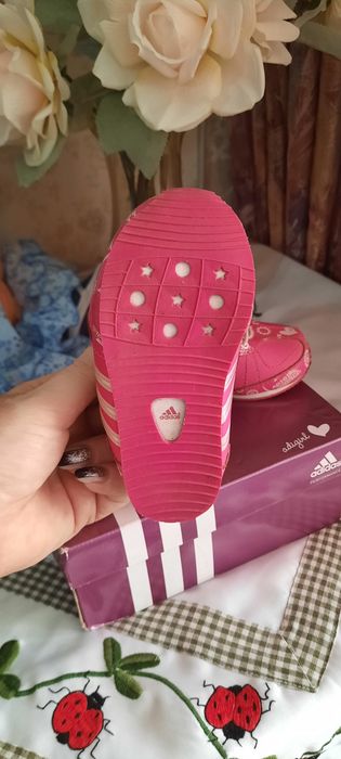 Фирменные кроссовки ADIDAS размер 21