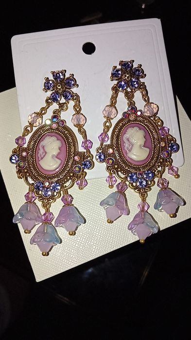 Vintage Cameo Earrings
