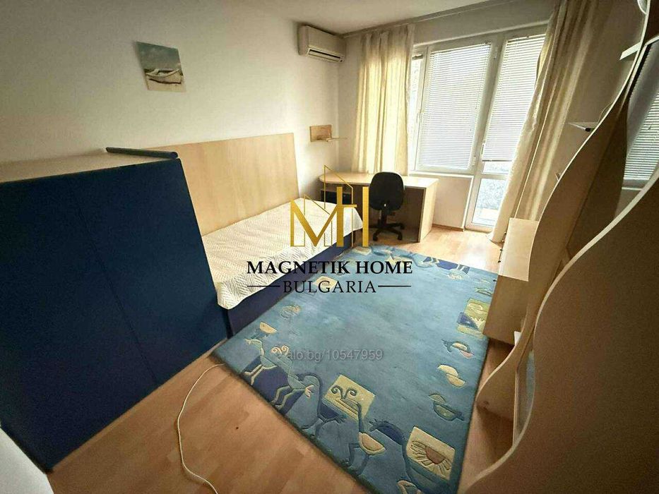 Дава се под наем Многостаен апартамент в Бургас, Център - 146 кв.м за 765 € - Снимка #1