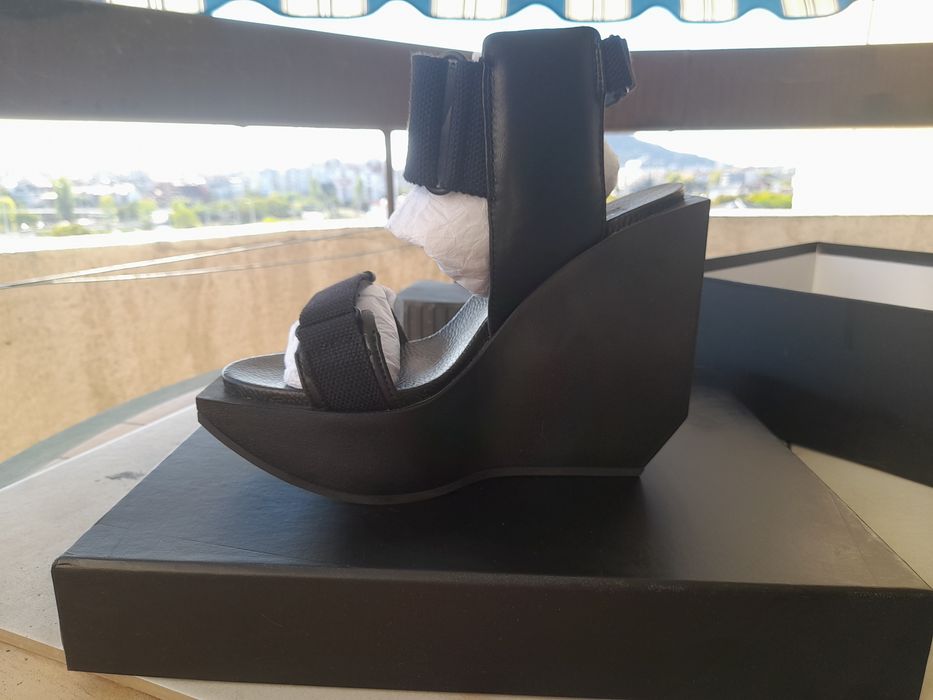 Дамски сандали на платформа