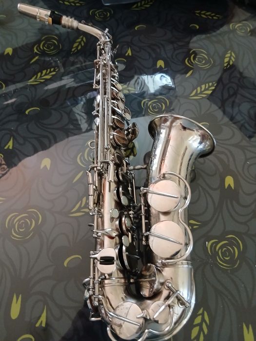 Saxofon alto marca Huller