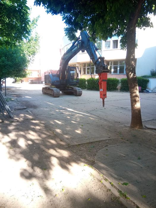 Închiriem buldozer, excavatoare 3.5-30T cu picon/pulverizator/foarfecă