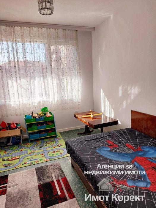 Продава се Тристаен апартамент в Асеновград - 160 кв.м за 969 €/кв.м - Снимка #2