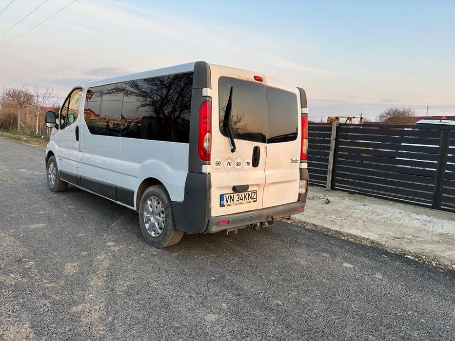 Renault trafic 8+1 2013