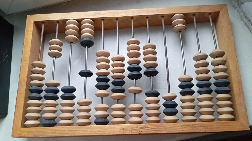 Продам счеты бухгалтерские совецкие