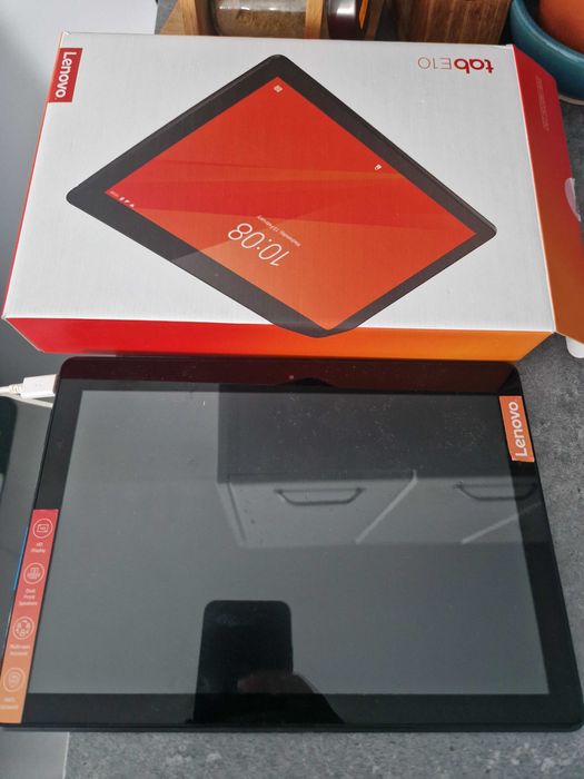 Таблет Lenovo Tab E10