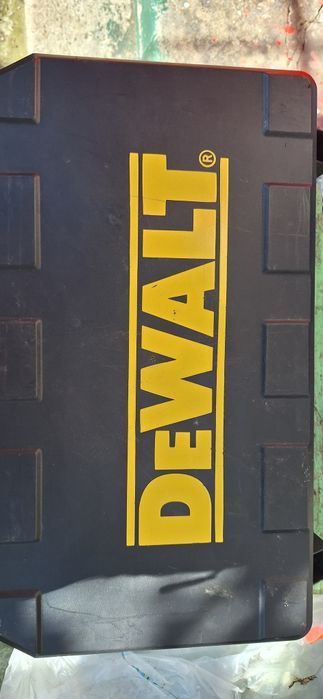 Masina de găurit DeWalt DW505 QS