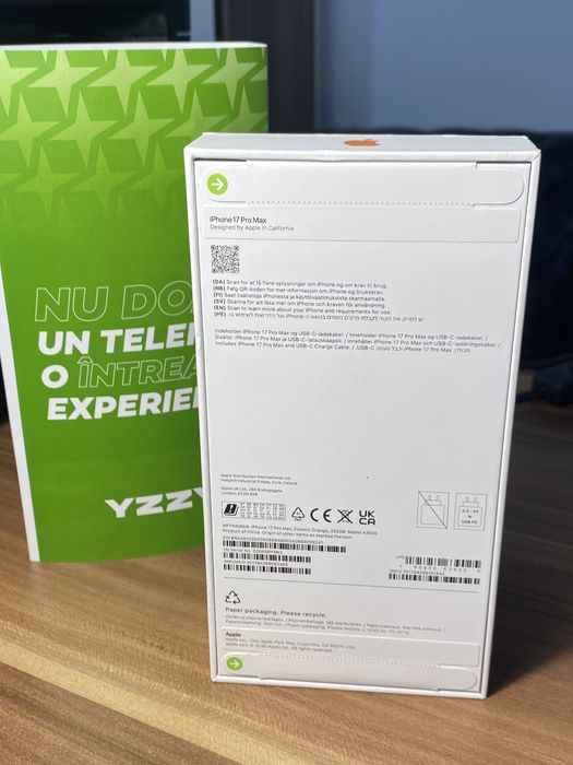 iPhone 17 Pro Max • 256 GB • Cosmic Orange