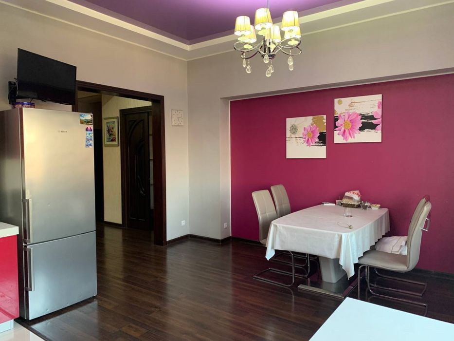 Центр Ц6 Габус 4 комнатная 8 этаж, 213м2. Ориентир кинотеатр Казахстан