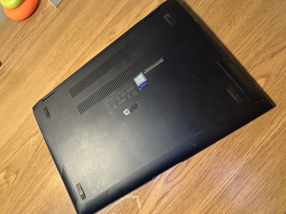 Ноутбуе Asus ZenBook Flip S