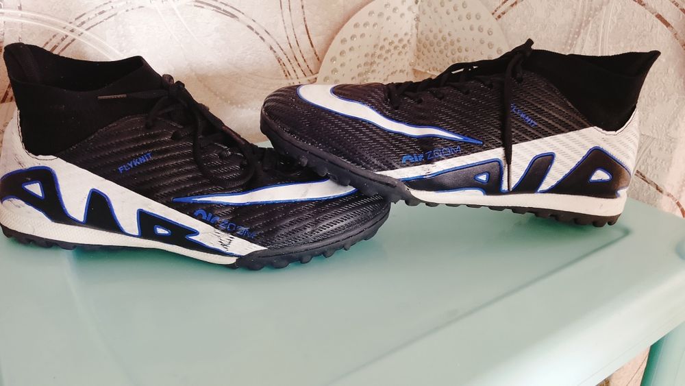 Продаю бутсы айрзум