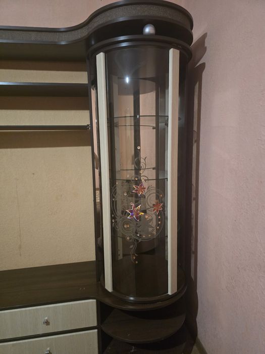 Стенка в отличном состоянии