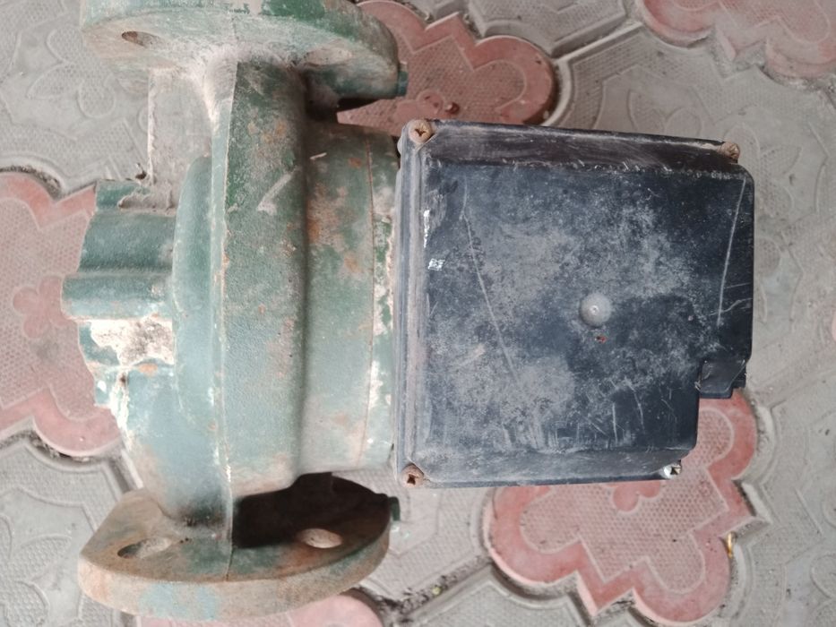 Продам электрический насос для воды.