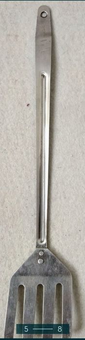 Ножи кухонные и деревянные лопатки состояние новое