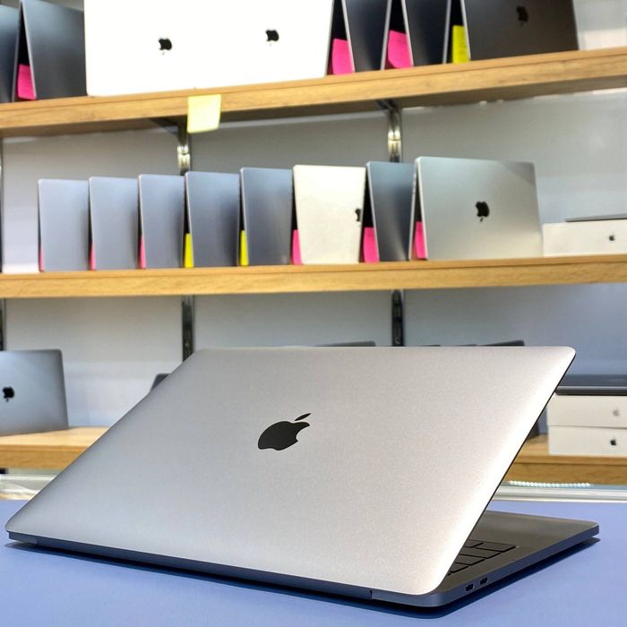 MacBook Pro Intel i5  16/1T