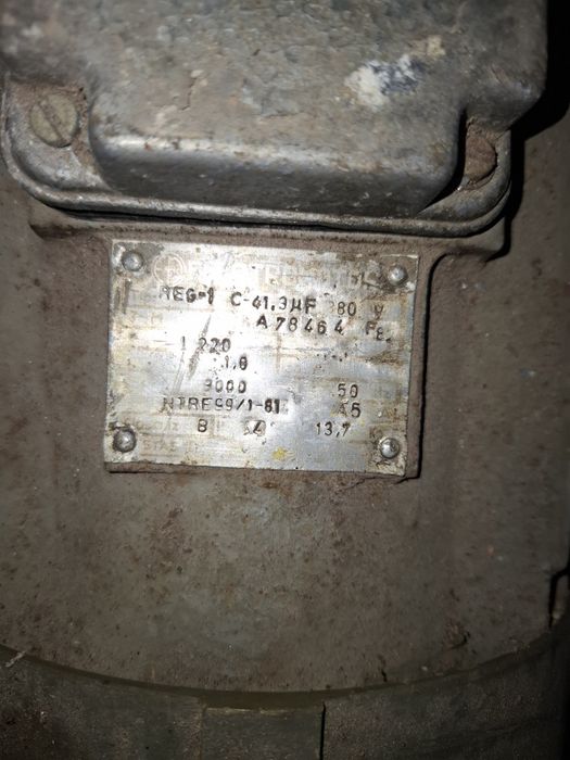 Vând circular de tăiat lemne