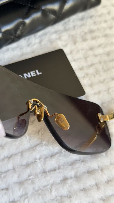 Очки от солнца Chanel