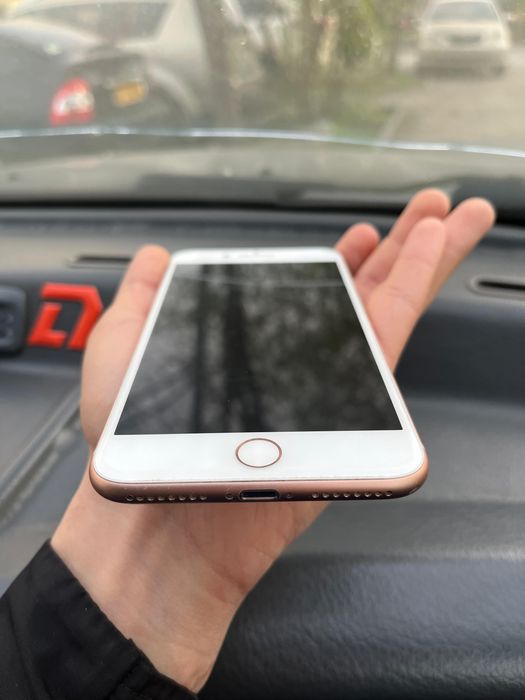 Продам Айфон 8 плюс 64гб