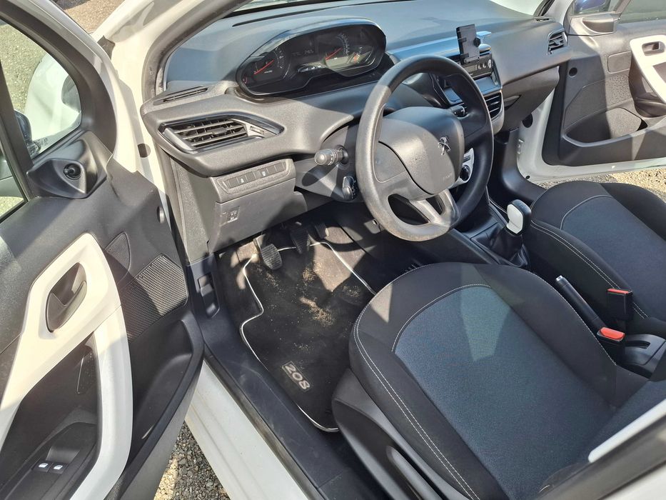 Peugeot 208 1.0i an 2015