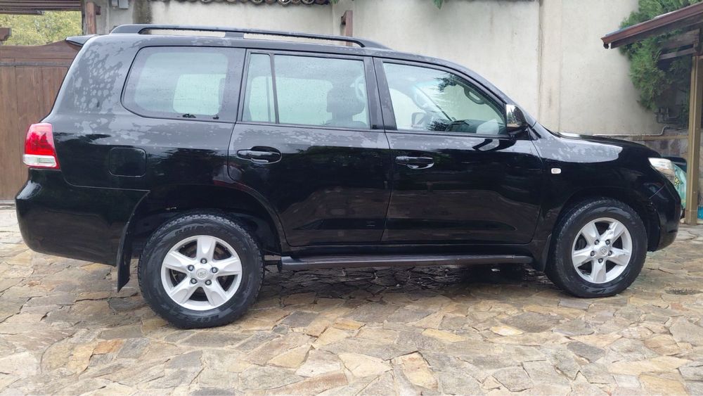 Toyota Land Cruiser J200