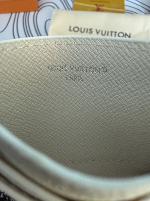 Louis Vuitton cardholder alb
