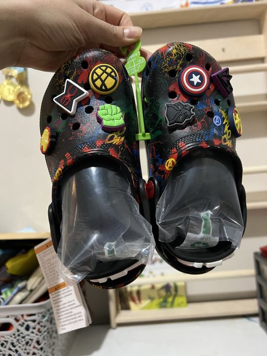 Crocs новые, из колекции мстители марвел