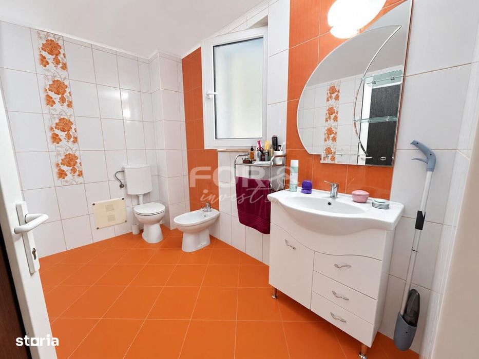 Vilă cu 5 camere, 880mp teren, de vânzare în Oncea Oradea
