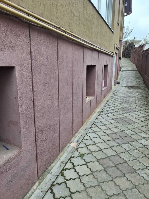 Închiriez casă/vila in Gruia ,zona 7 strazi