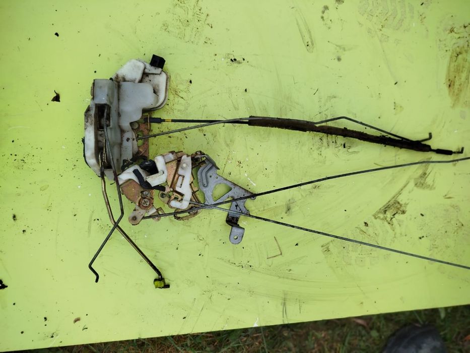 Запчасти Mitsubishi Montero 2002