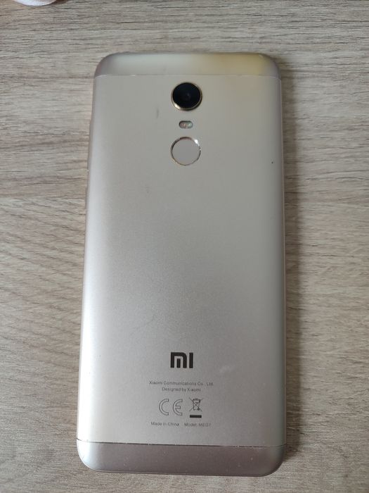Смартфон Xiaomi Redmi 5 Plus, рабочий, экран разбит