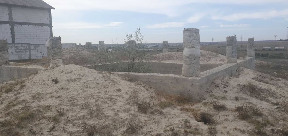 Vând temelie turnată 87m² cu teren de 274m²