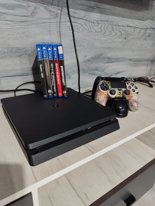 Продам Sony PlayStation 4