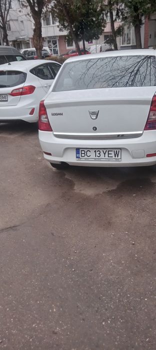 Vând Dacia Logan 2011