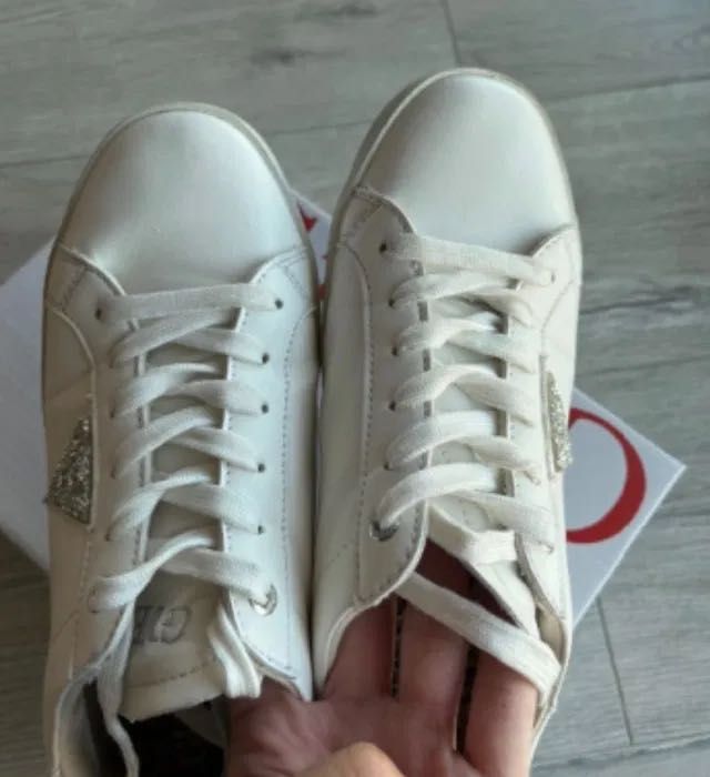 Дамски кецове Guess