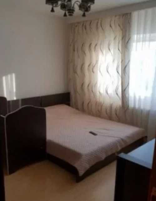 Дава се под наем Тристаен апартамент в Пловдив, Христо Смирненски - 91 кв.м за 255 € - Снимка #1