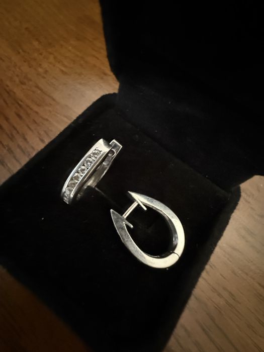 Продам золотые серьги 750пробы