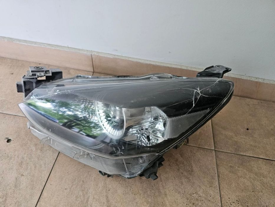Ляв фар Mazda 2 lqv far Мазда 2