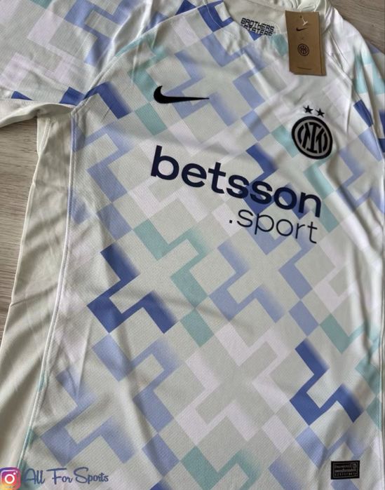 Интер / Найк , Inter / Nike