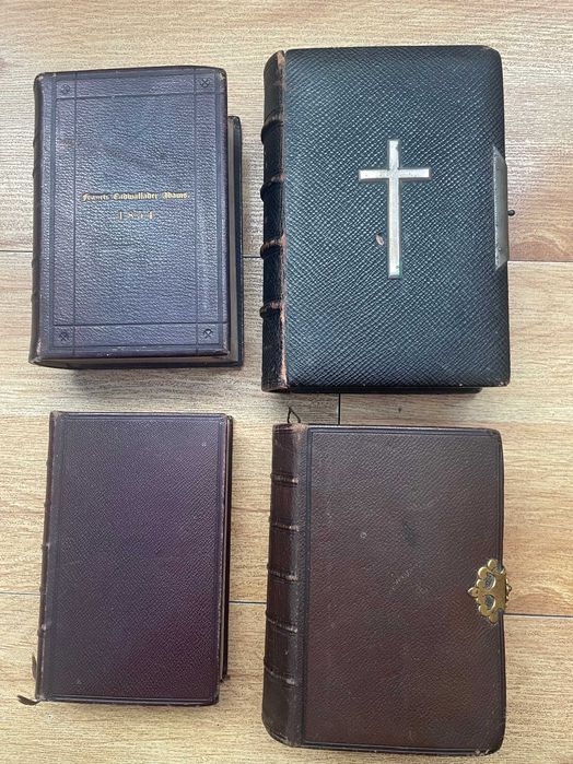2 Biblii vechi + 2 carti rugaciuni ( Prayer Book ), engleza, an 1850