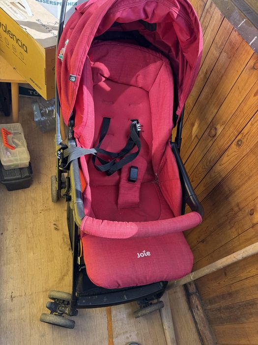 Продаю коляску легкую прогулочную