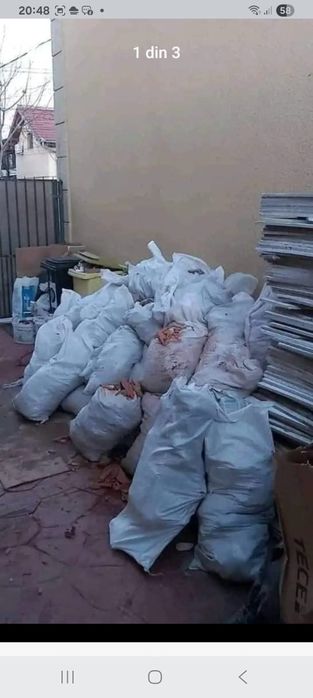Ridic saci cu moloz,fac debarasari