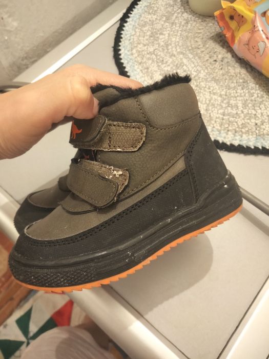 Срочно продам дет комбез и обувь