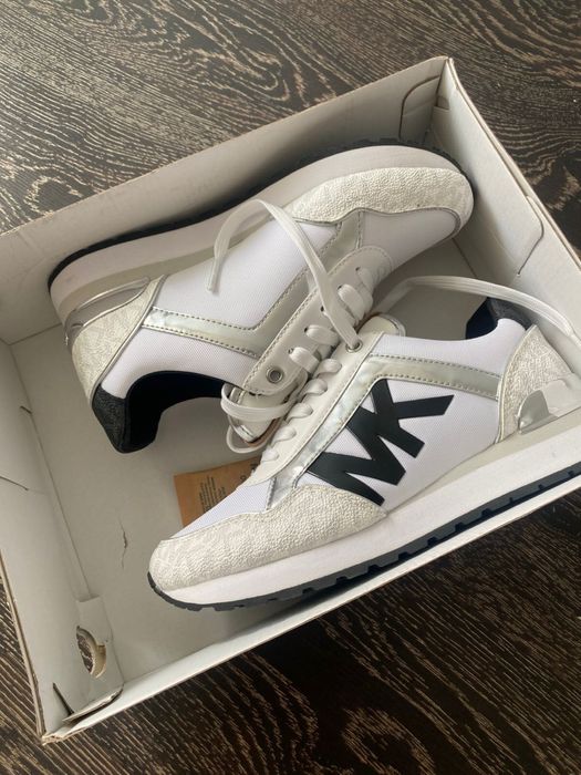 Кроссовки Майкл корс оригинал!!!