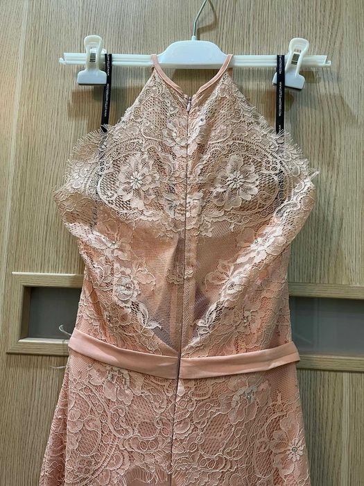 Продавам бална рокля