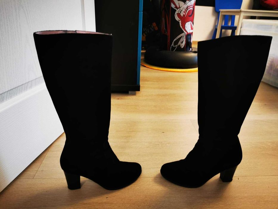 Cizme Vicina din piele 200 lei mărimea 36